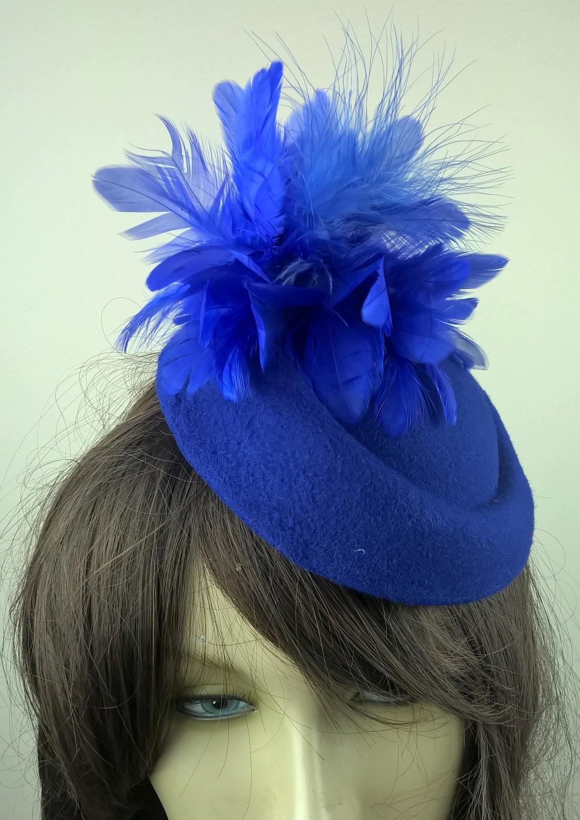 blue felt pillbox hat feather flower fascinator wedding bridal race vintage 1