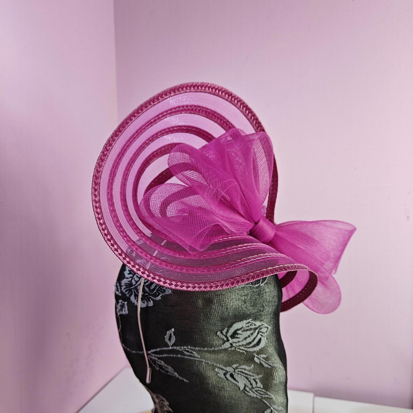 dark pink bow fascinator wedding hat Kentucky Derby Royal Ascot