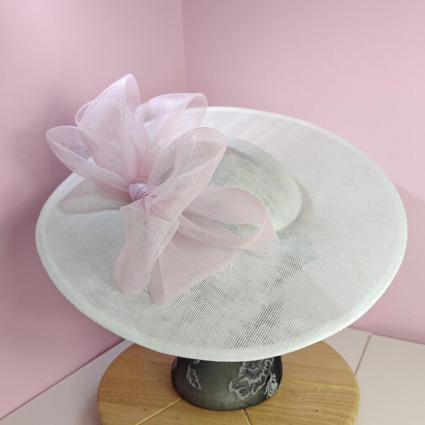 white pink large fascinator wedding hat Kentucky Derby Royal Ascot bow