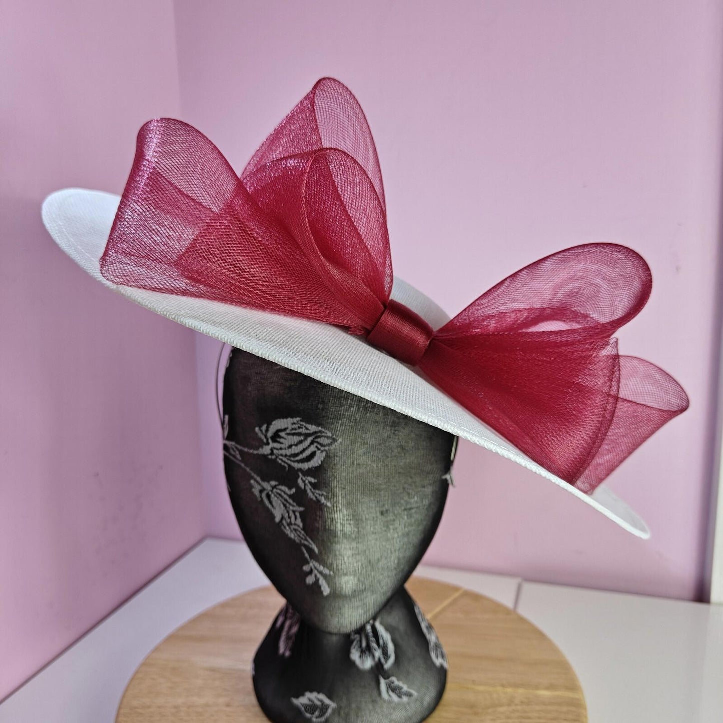 white red large fascinator wedding hat  Kentucky Derby Royal Ascot bow