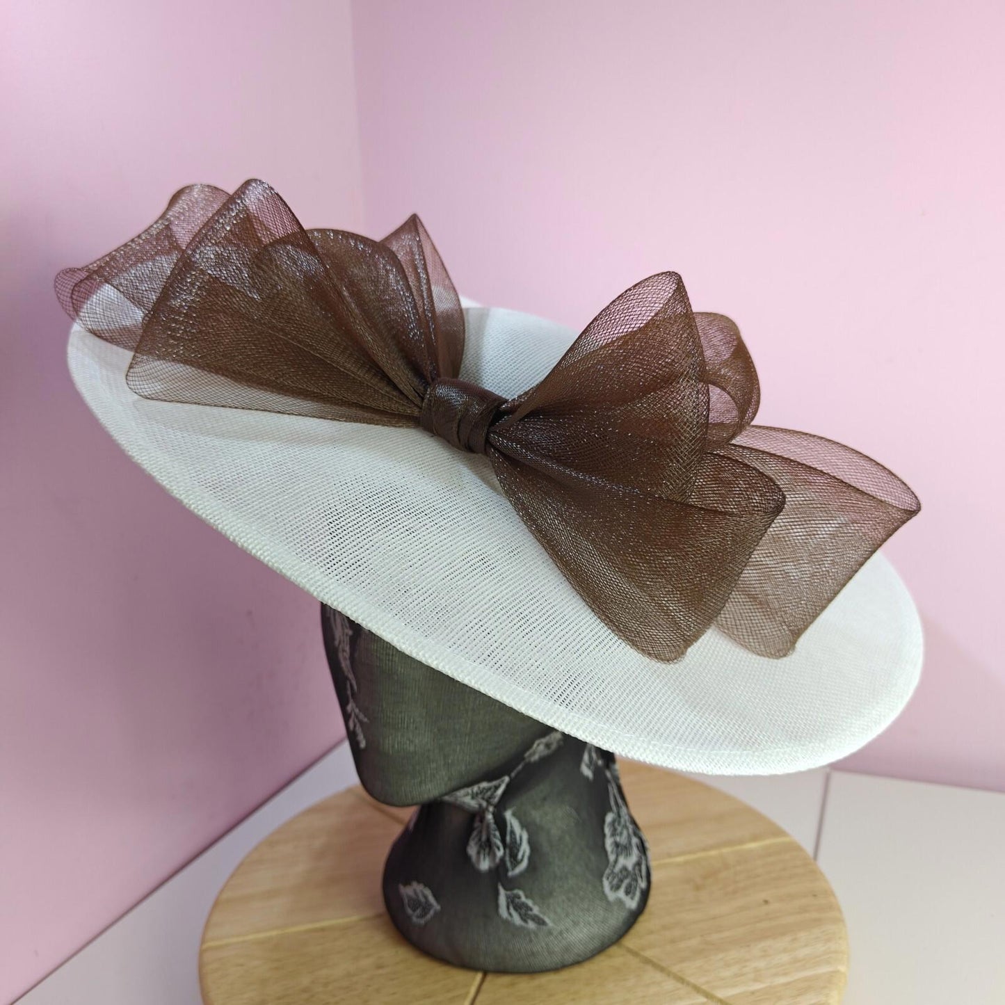 white brown large fascinator wedding hat  Kentucky Derby Royal Ascot bow