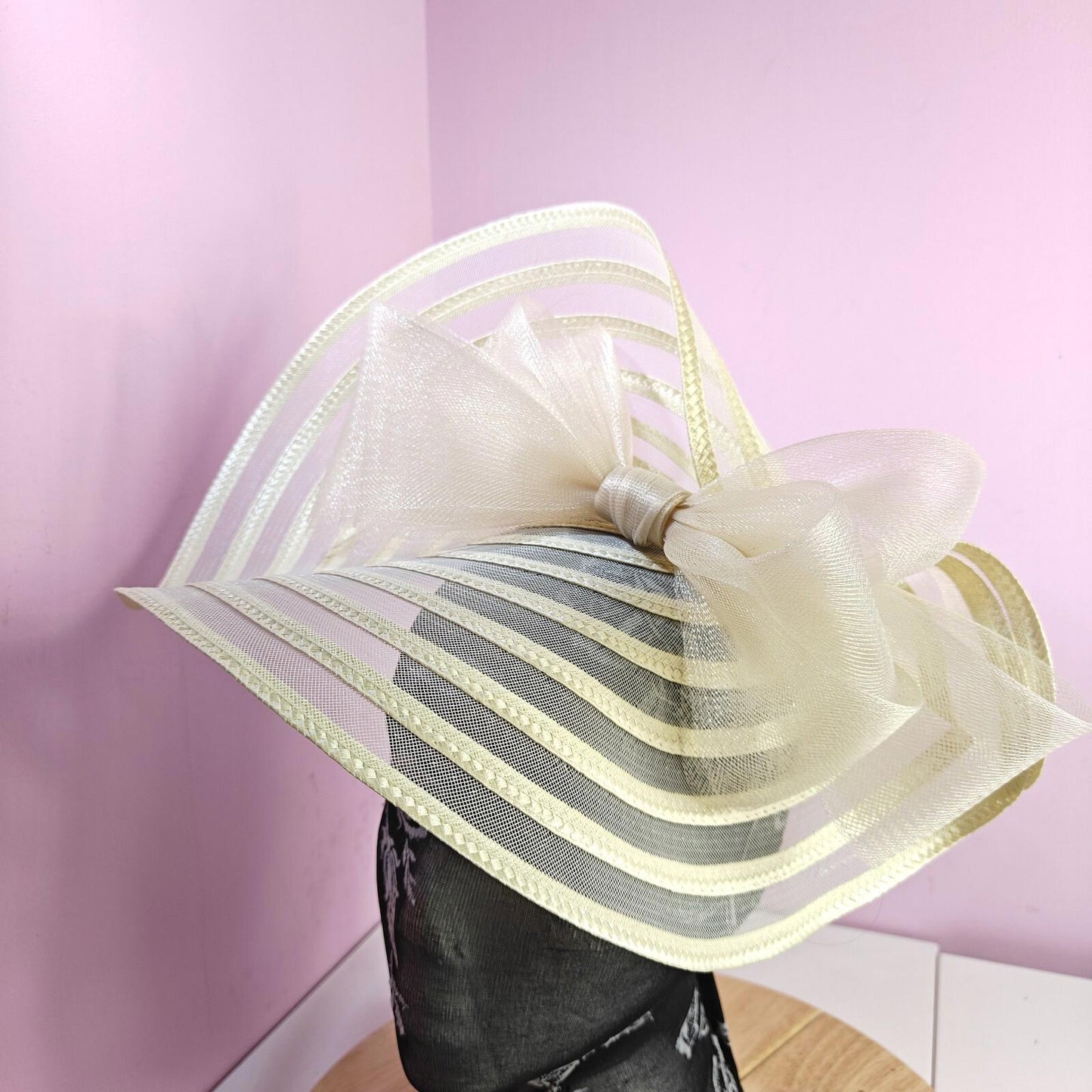 ivory cream bow fascinator millinery wedding hat Kentucky Derby Royal Ascot