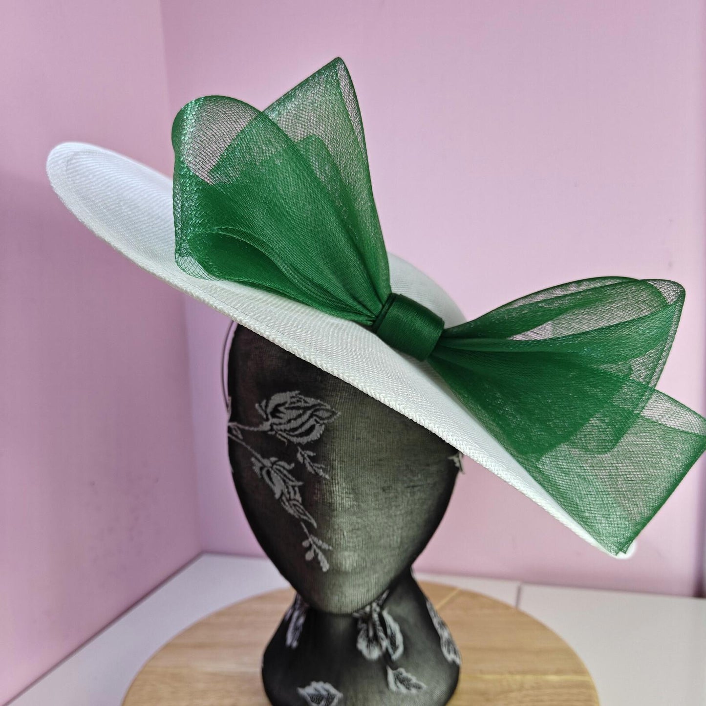 white green large fascinator wedding hat  Kentucky Derby Royal Ascot bow