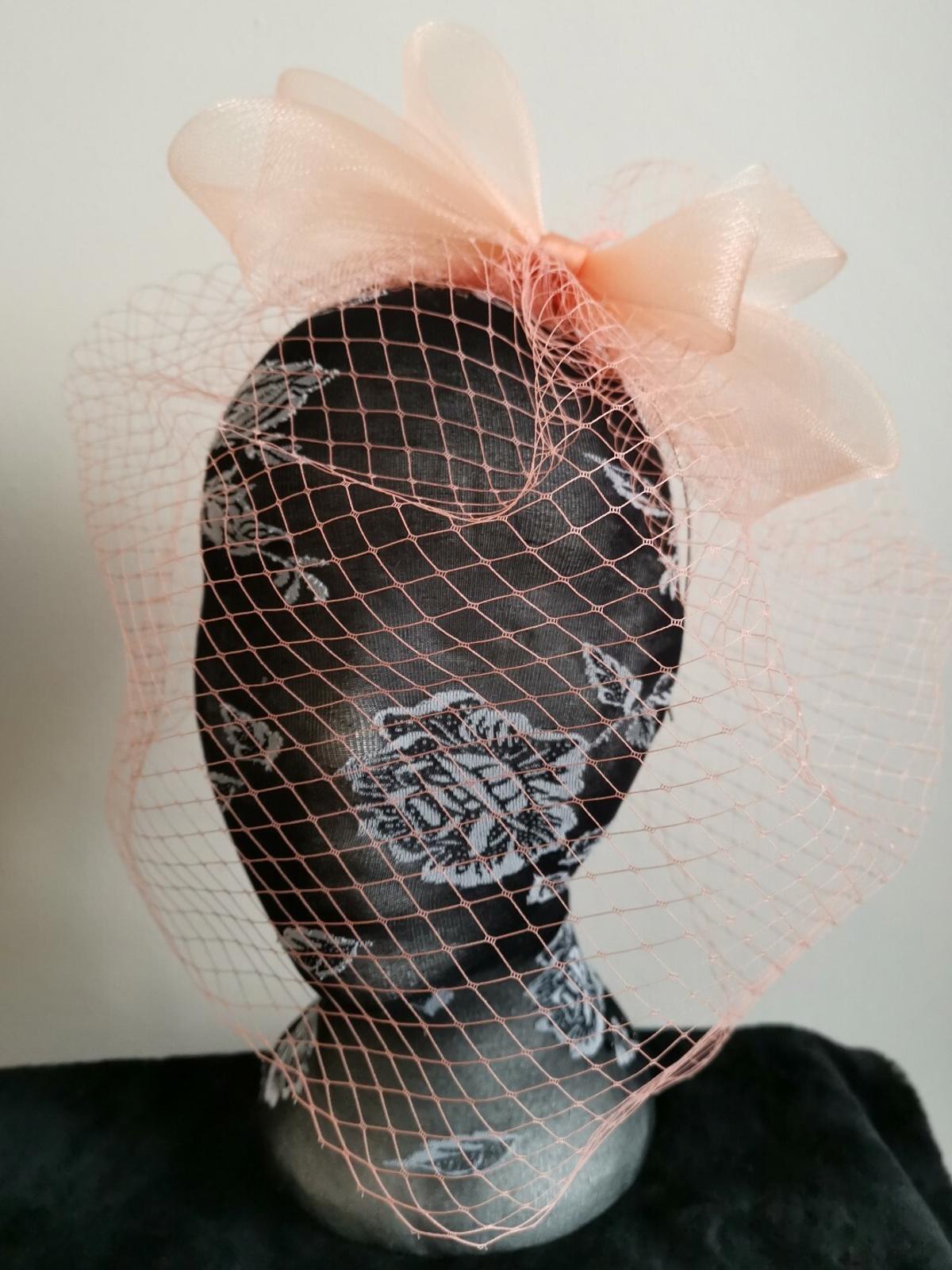Peach nude coral salmon fascinator millinery burlesque wedding hat veil veiling