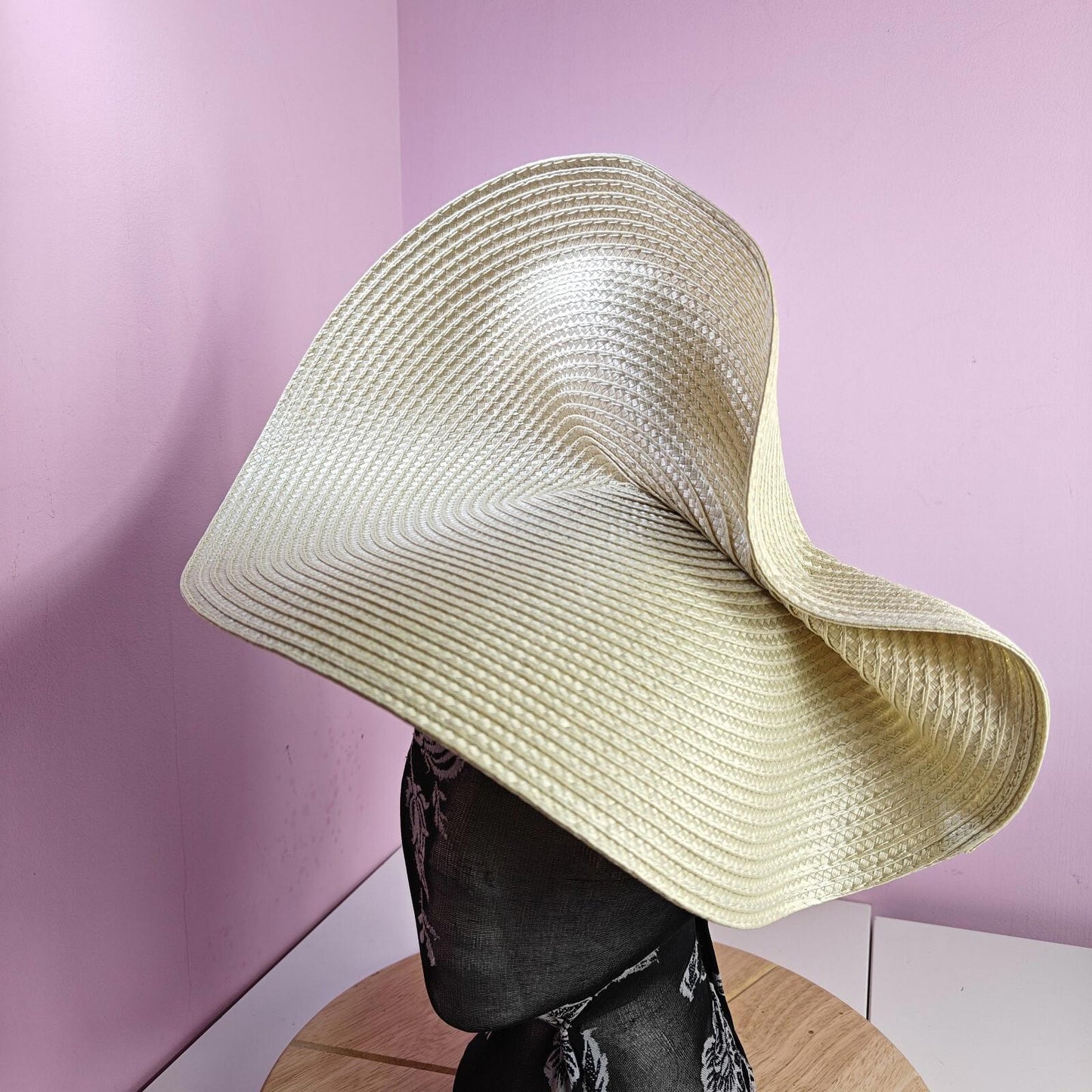 cream large straw fascinator wedding hat Kentucky Derby Royal Ascot