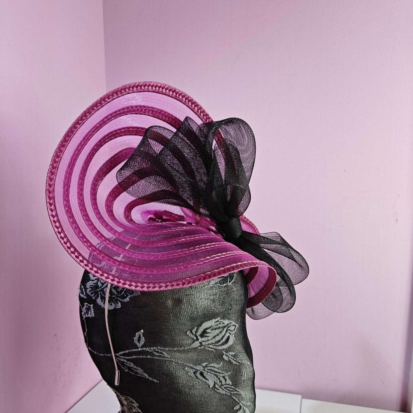 dark pink black bow fascinator wedding hat Kentucky Derby Royal Ascot