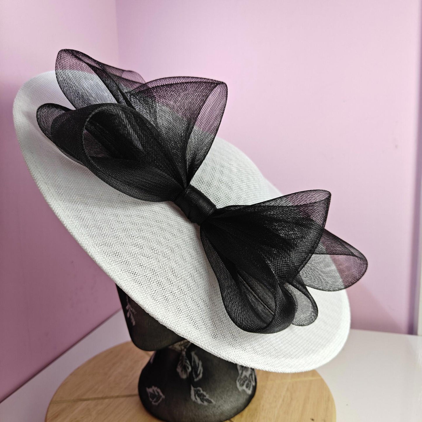 white black large fascinator wedding hat  Kentucky Derby Royal Ascot bow