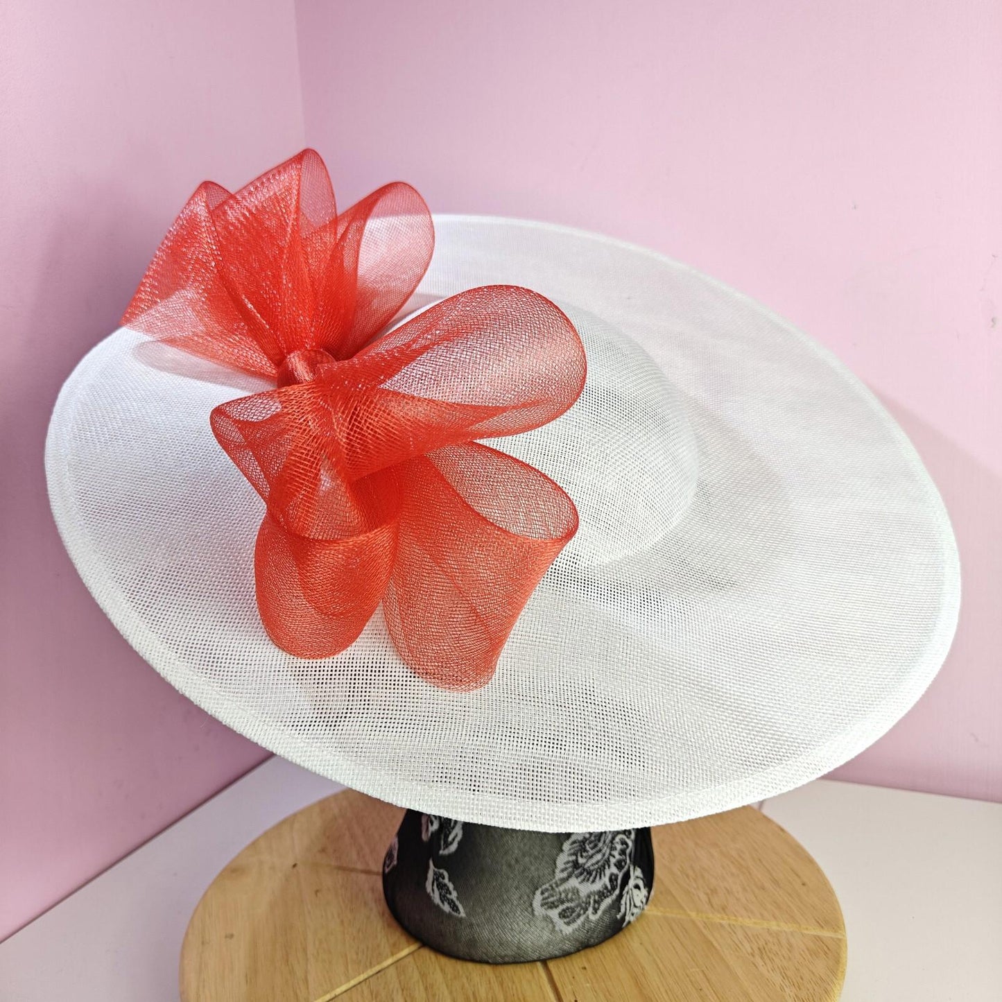 white red large fascinator wedding hat  Kentucky Derby Royal Ascot bow