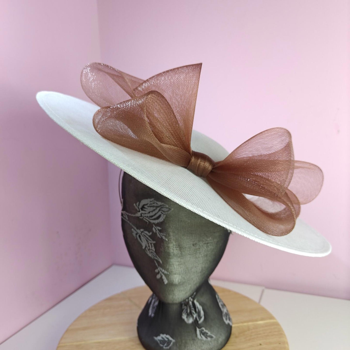 white brown large fascinator wedding hat  Kentucky Derby Royal Ascot bow