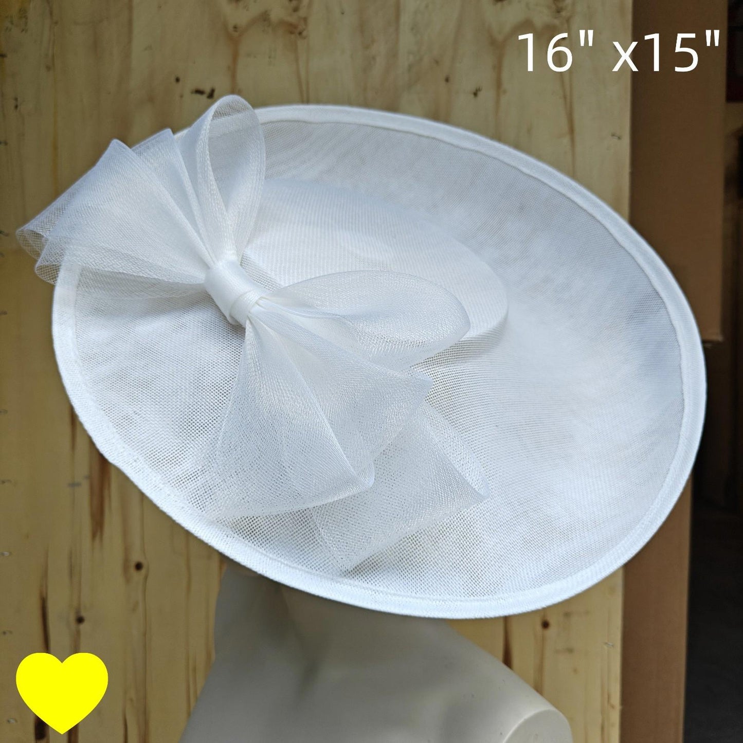 white fascinator wedding hatinator hat Kentucky Derby Royal Ascot bow