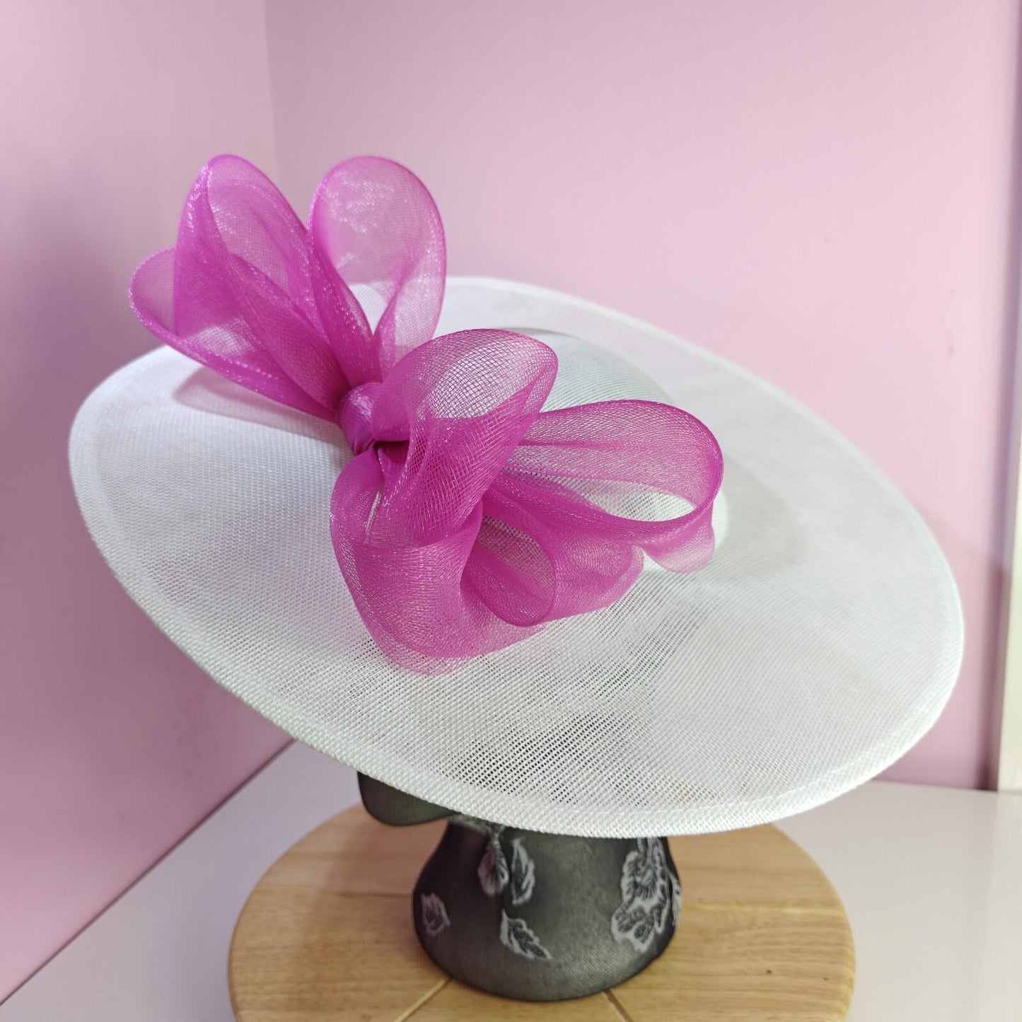 white pink large fascinator wedding hat  Kentucky Derby Royal Ascot bow