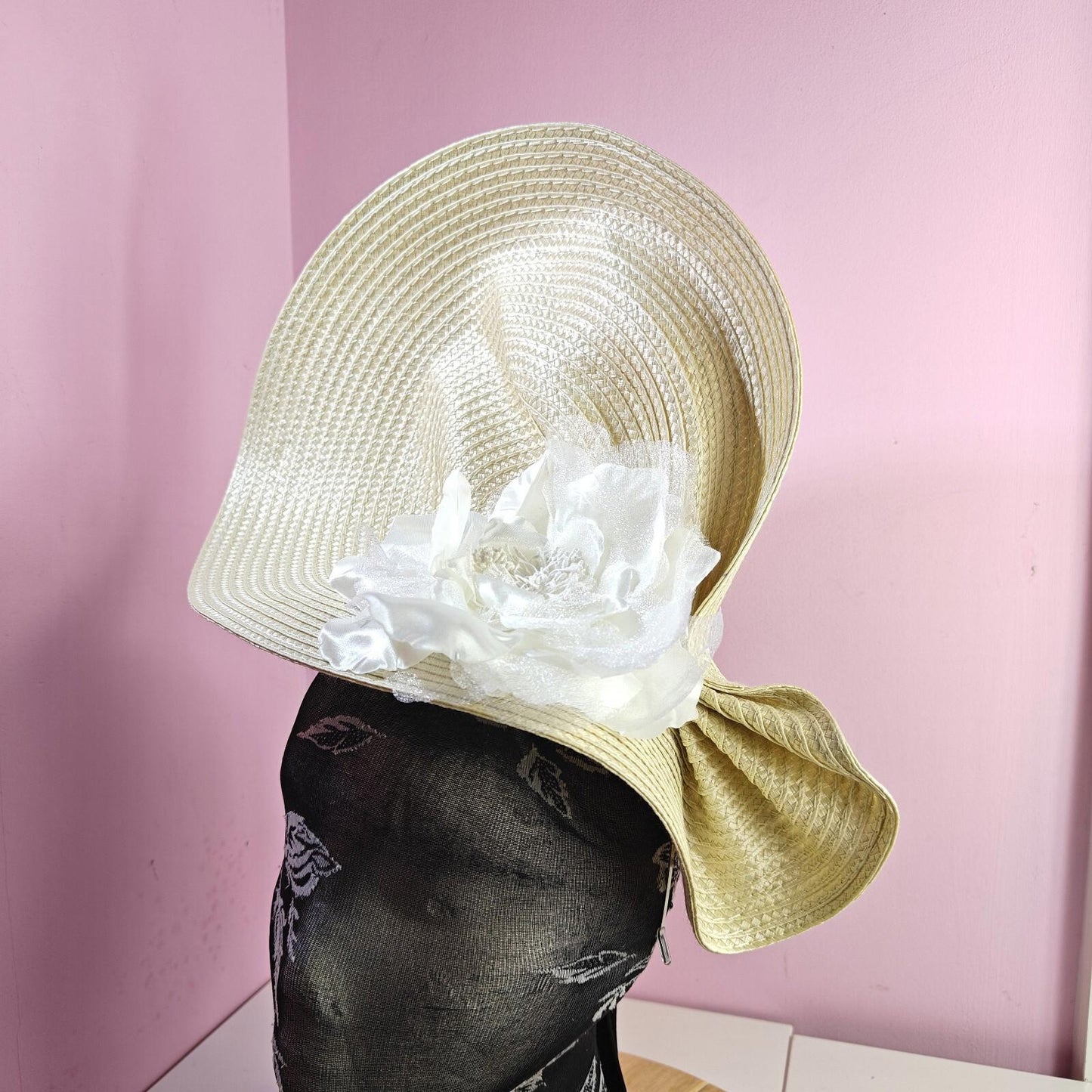 cream large straw flower fascinator wedding hat Kentucky Derby Royal Ascot