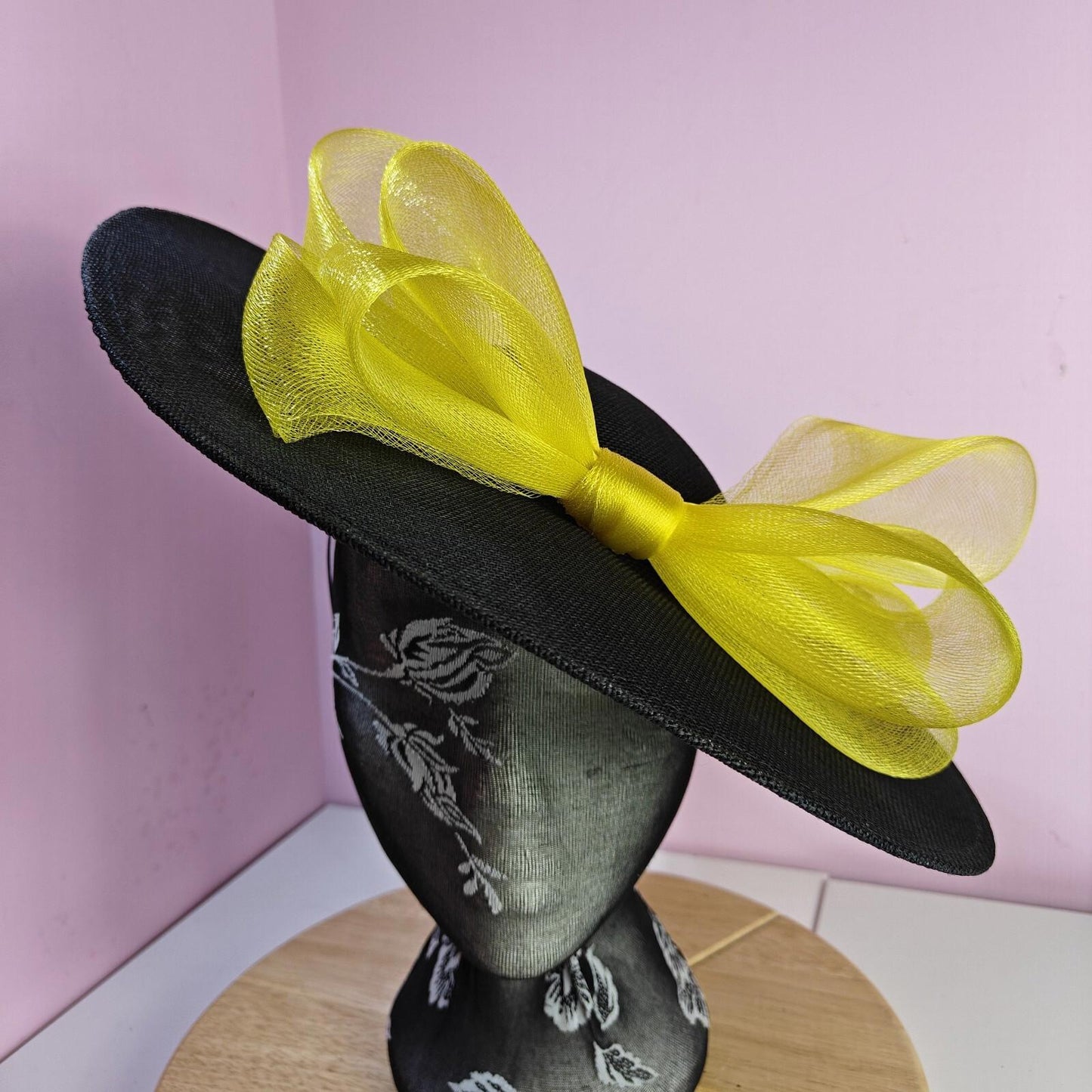 black yellow large fascinator wedding hat  Kentucky Derby Royal Ascot bow
