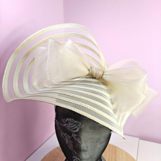 ivory cream bow fascinator millinery wedding hat Kentucky Derby Royal Ascot