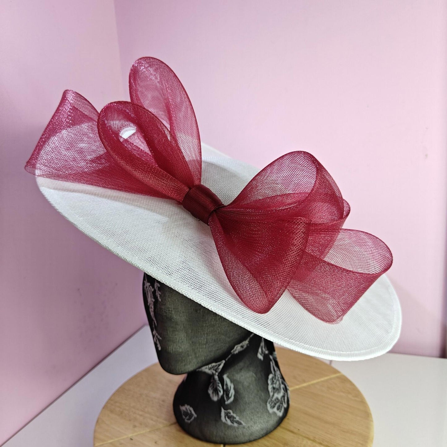white red large fascinator wedding hat  Kentucky Derby Royal Ascot bow