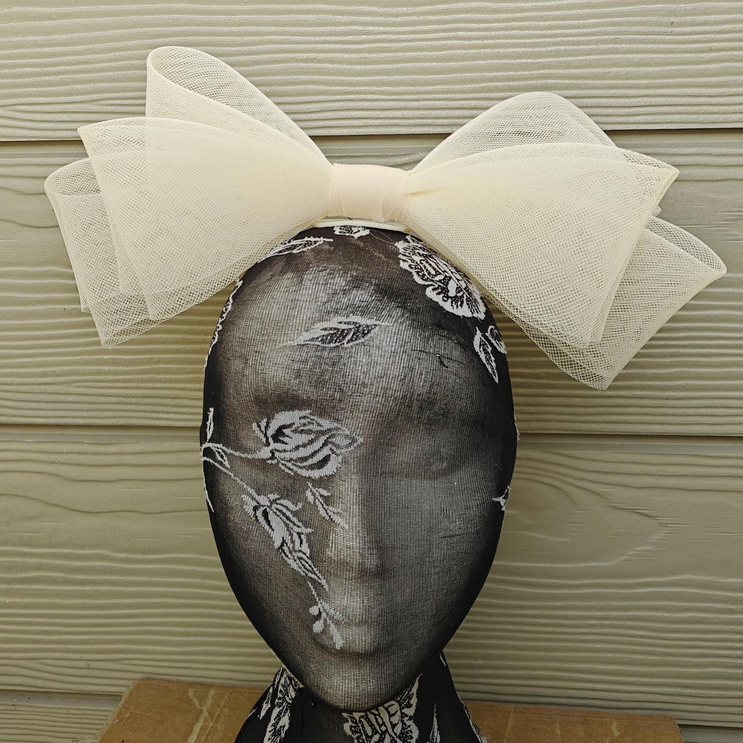 ivory bow hair clip brooch fascinator millinery wedding hat race party