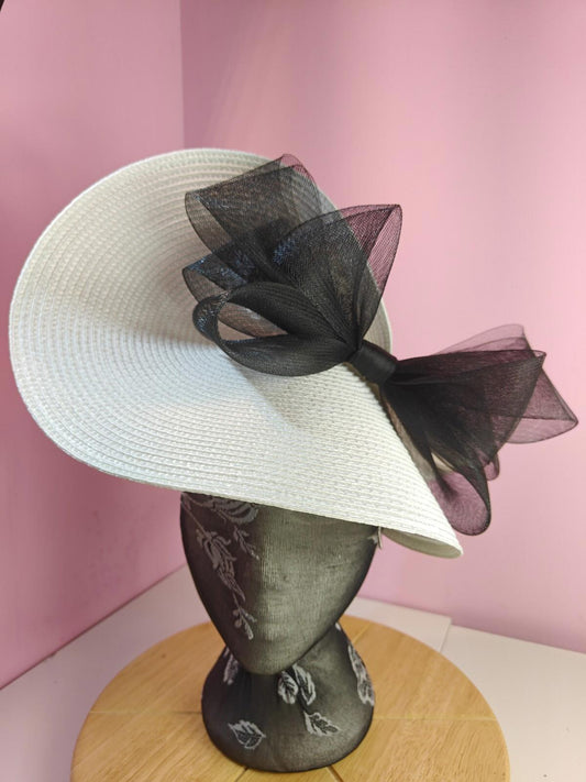 white black large straw fascinator wedding hat Kentucky Derby Royal Ascot