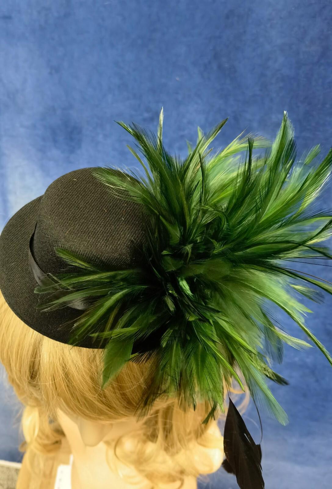 Green black feather mini top hat fascinator millinery burlesque wedding 1