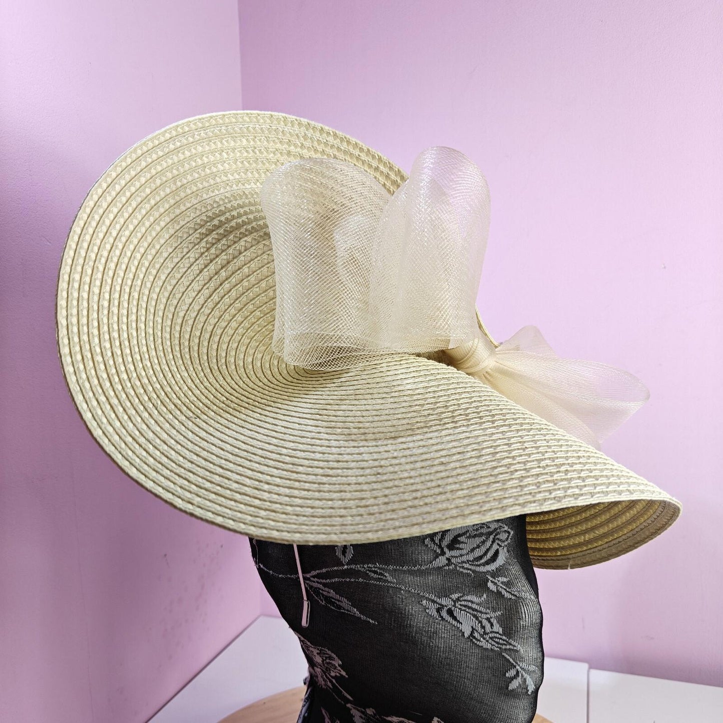 cream large straw fascinator wedding hat Kentucky Derby Royal Ascot