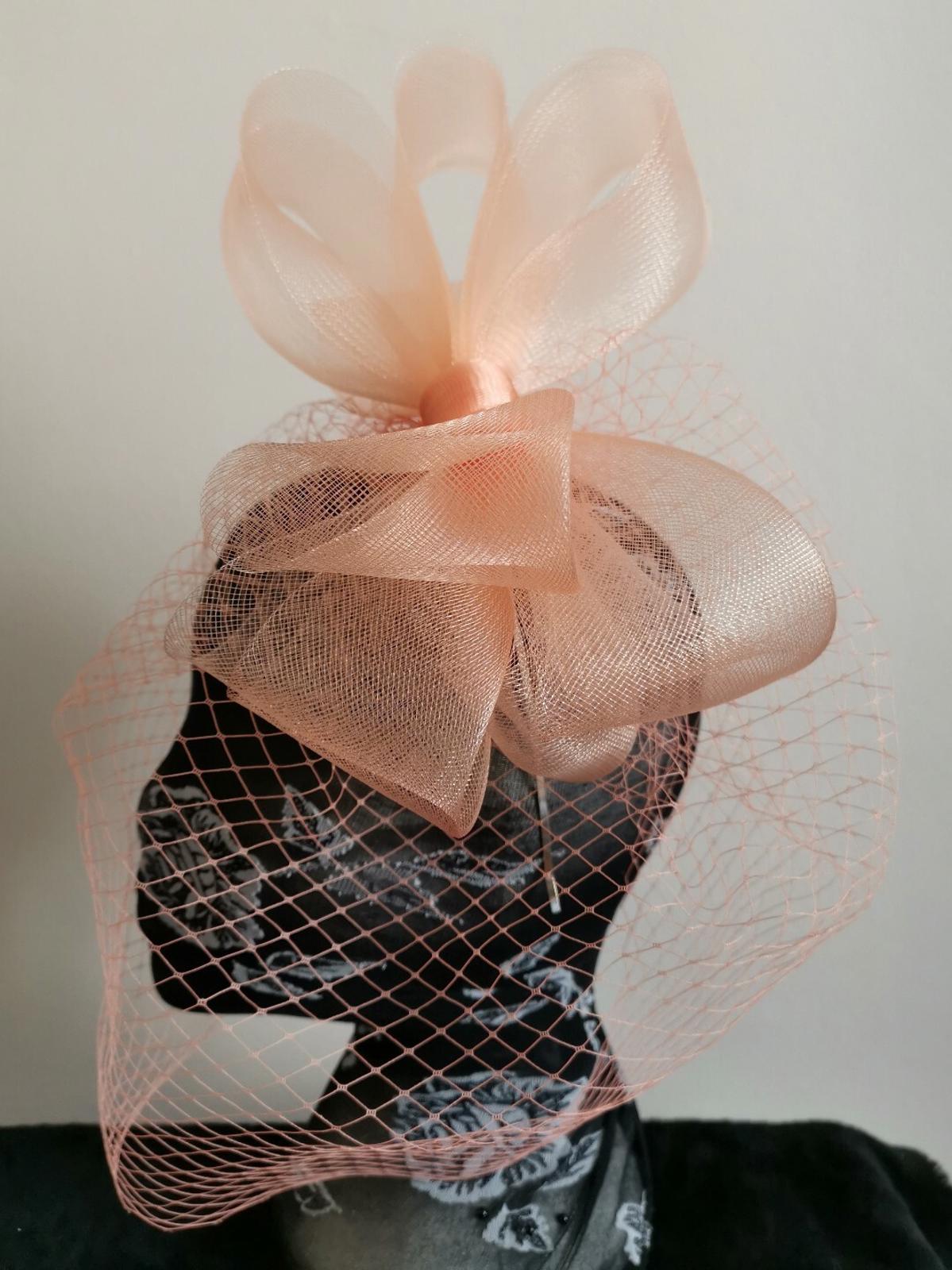 Peach nude coral salmon fascinator millinery burlesque wedding hat veil veiling