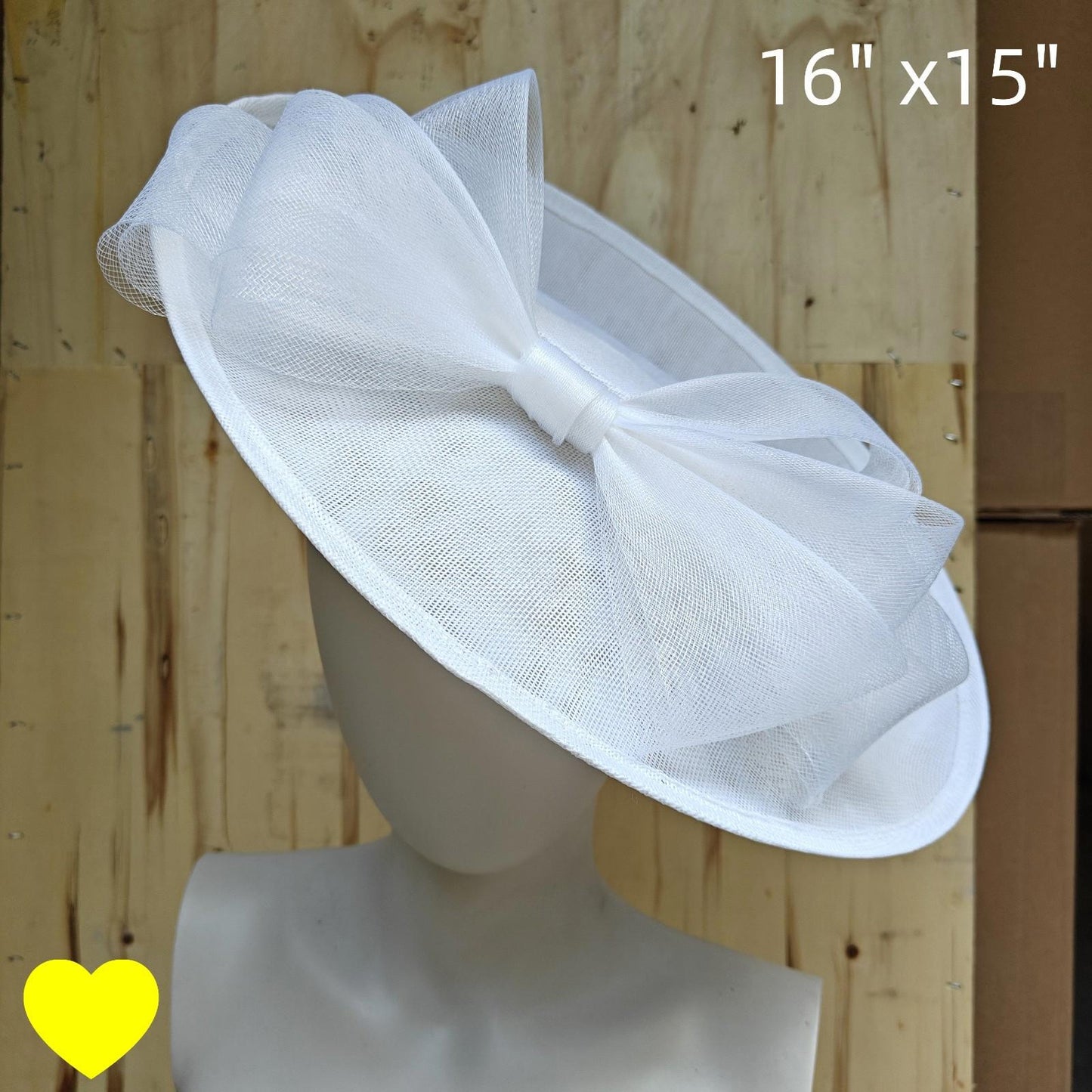 white fascinator wedding hatinator hat Kentucky Derby Royal Ascot bow