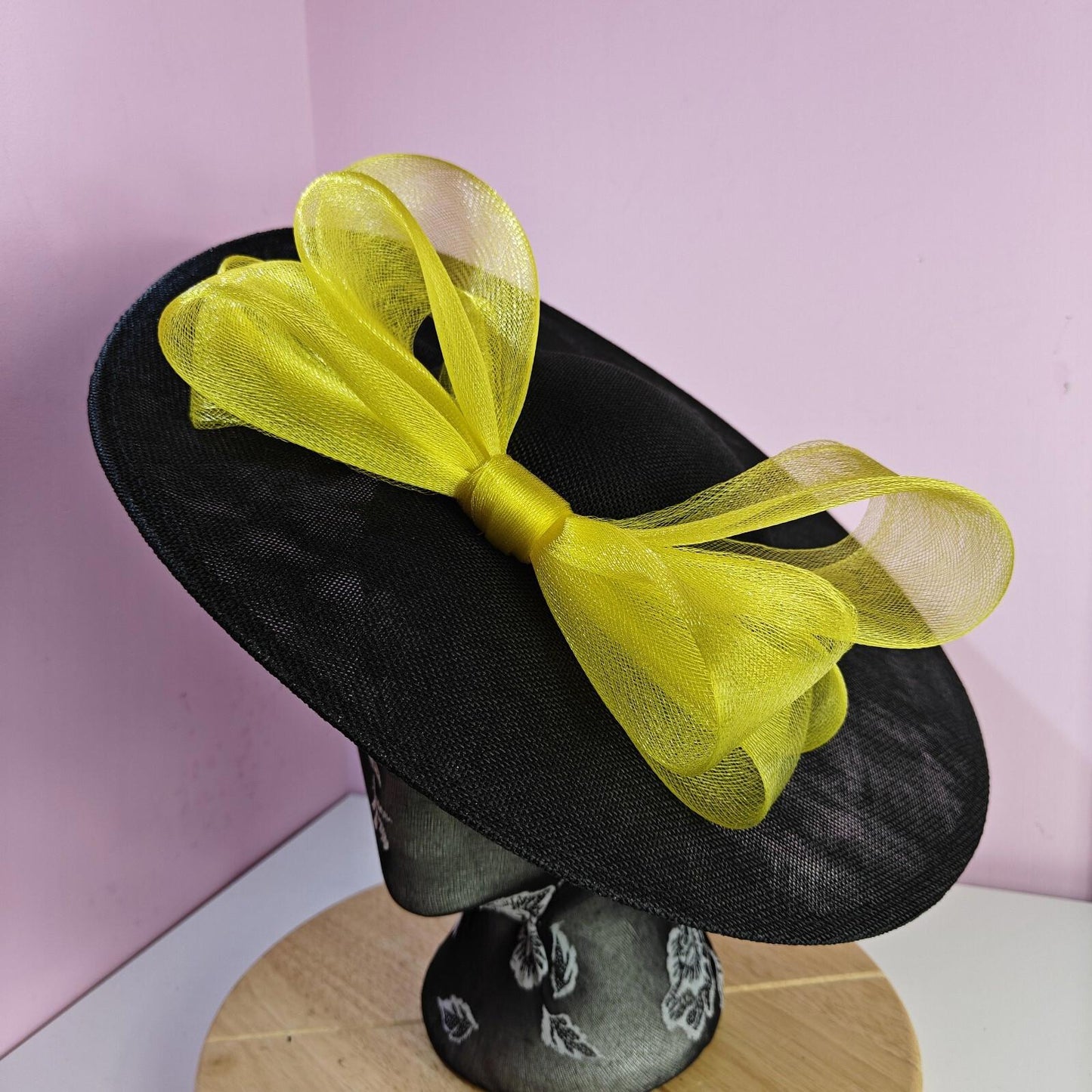 black yellow large fascinator wedding hat  Kentucky Derby Royal Ascot bow