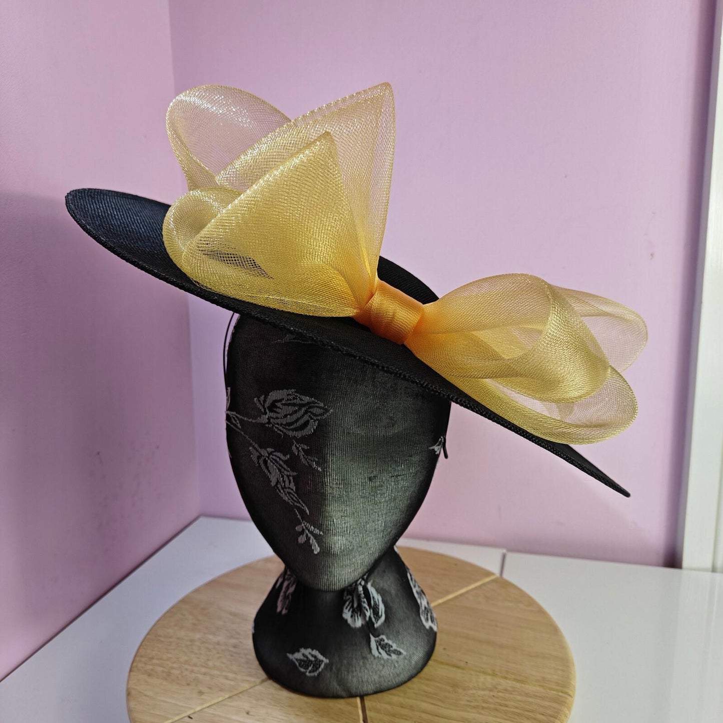 black gold large fascinator wedding hat  Kentucky Derby Royal Ascot bow
