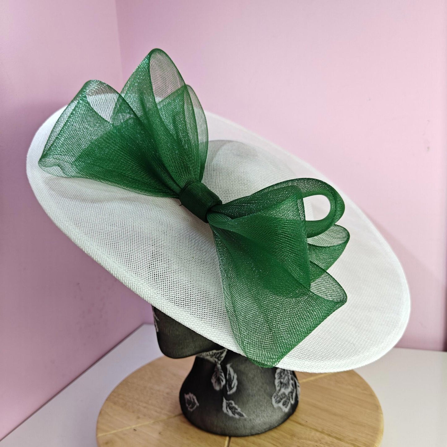 white green large fascinator wedding hat  Kentucky Derby Royal Ascot bow