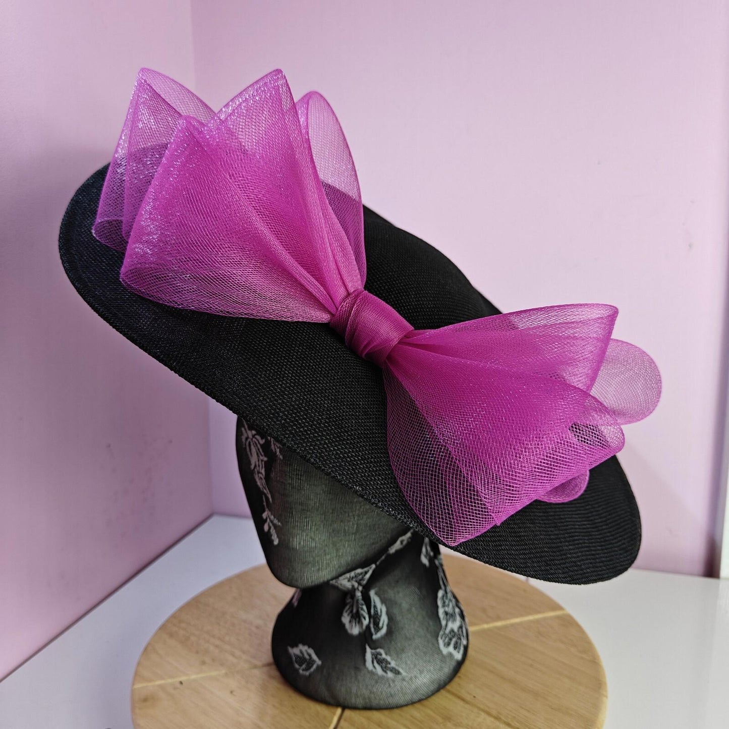 black pink large fascinator wedding hat  Kentucky Derby Royal Ascot bow