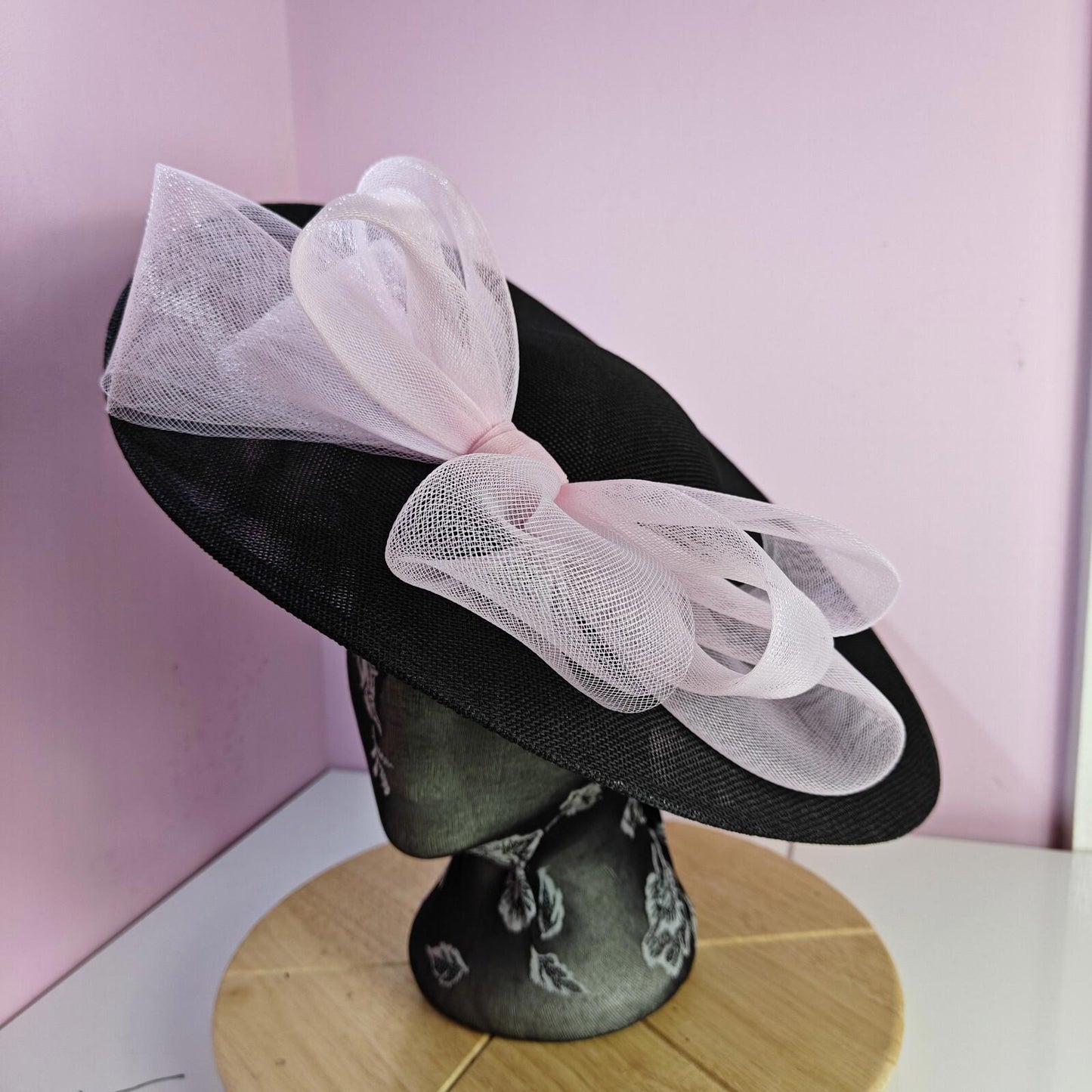 black pink large fascinator wedding hat  Kentucky Derby Royal Ascot bow