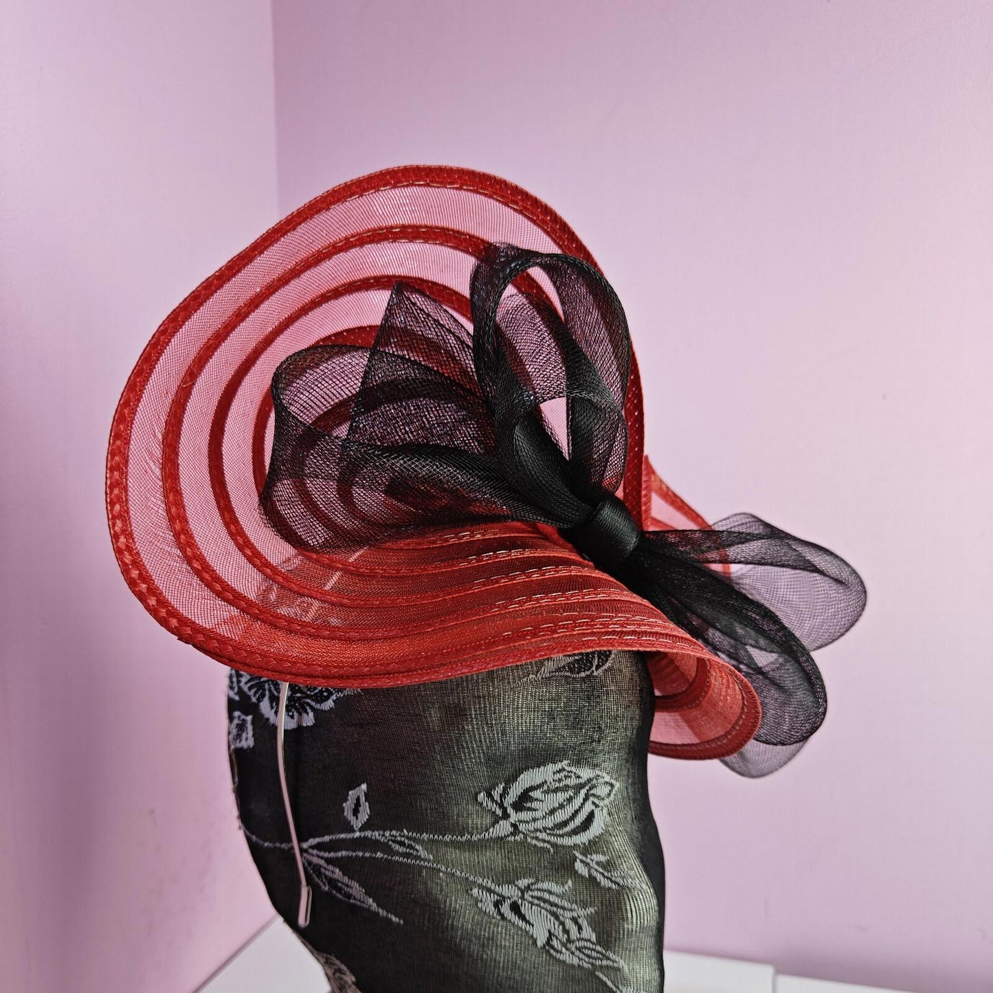 bright red black bow fascinator wedding hat Kentucky Derby Royal Ascot