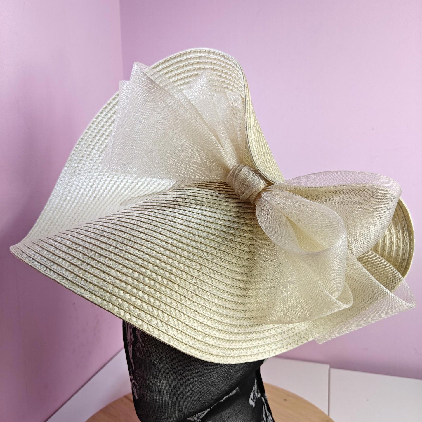 cream large straw fascinator wedding hat Kentucky Derby Royal Ascot