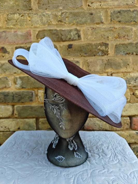 brown white large fascinator wedding hat  Kentucky Derby Royal Ascot bow