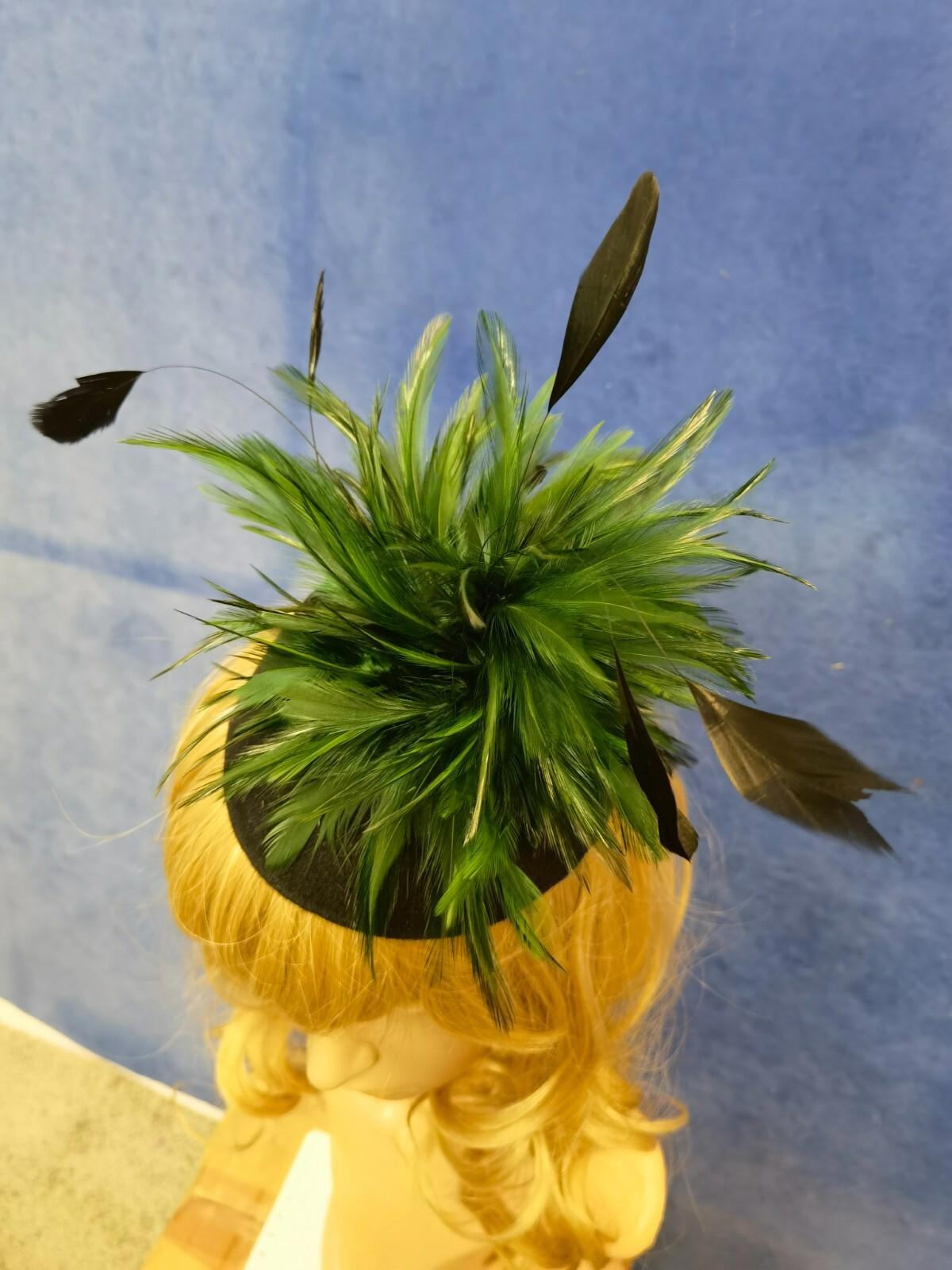 Green black feather flower felt mini pill box hat veiling veil fascinator