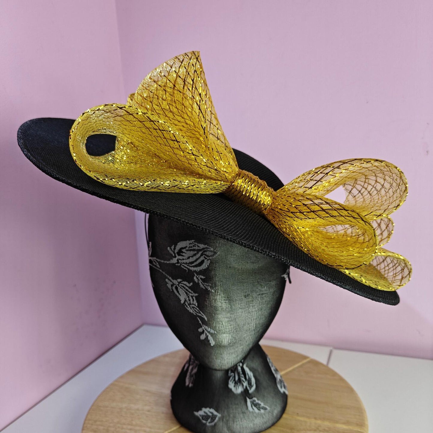 black gold large fascinator wedding hat  Kentucky Derby Royal Ascot bow